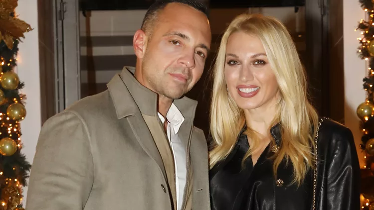 Κωνσταντίνα Σπυροπούλου & Βασίλης Σταθοκωστόπουλος (κεντρική)