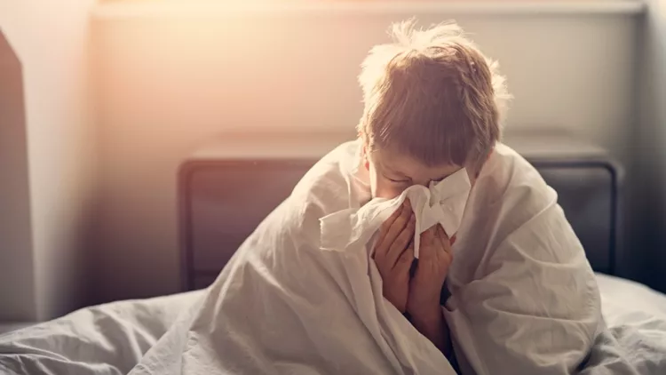 Έκρηξη ιώσεων στα παιδιά | Τα κρούσματα γρίπης περισσότερα από τα κρούσματα κορονοϊού - Γεμίζουν τα νοσοκομεία