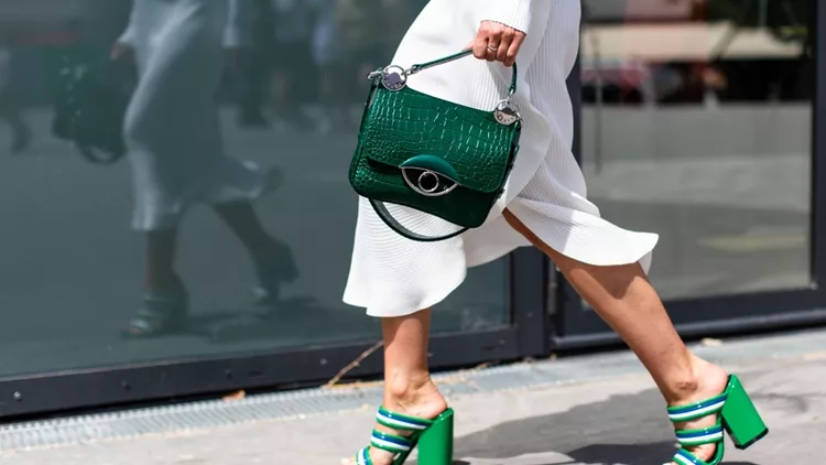 H Carpisa τσάντα που λατρεύουν οι Μιλάνεζες αυτή τη φθινοπωρινή σεζόν