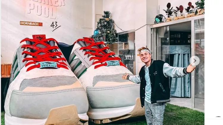 Adidas pool