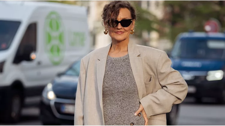 Μπήκε ο Δεκέμβριος | Τα καλύτερα looks για γυναίκες άνω των 50