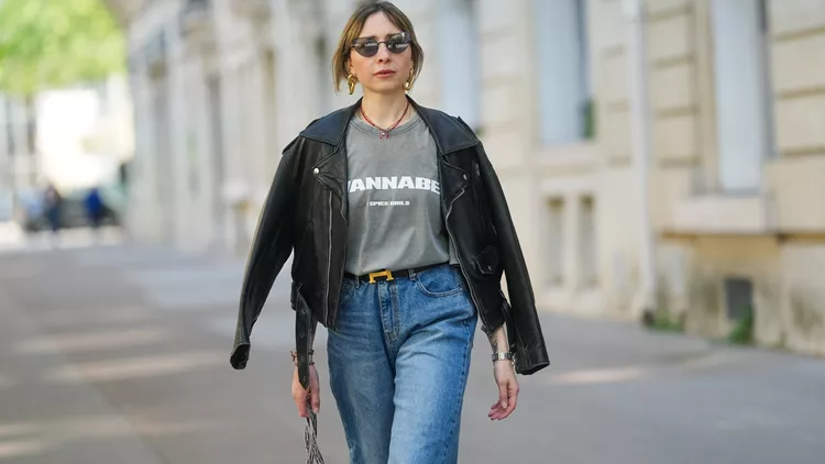 5 zara t-shirt με logo που μπορείς να αποκτήσεις τώρα στις εκπτώσεις