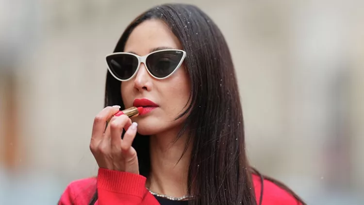 αλουστα μαλλια