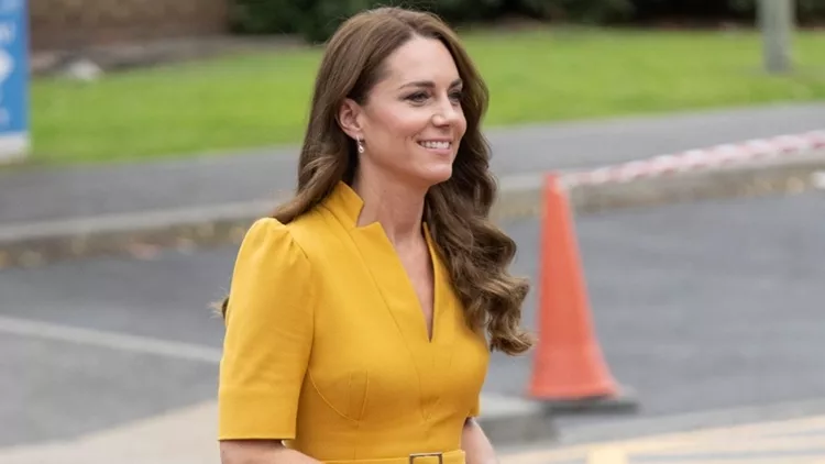 Η Kate Middleton σού δείχνει τον πιο κομψό τρόπο να φορέσεις την απόχρωση της σεζόν