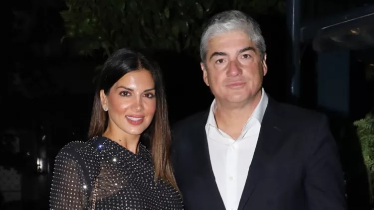 Σταματίνα Τσιμτσιλή & Θέμης Σοφός (κεντρική)