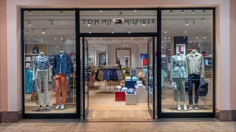 Tommy Hilfiger ανανεωμένο κατάστημα εκπτωτικό χωριό McArthurGlen