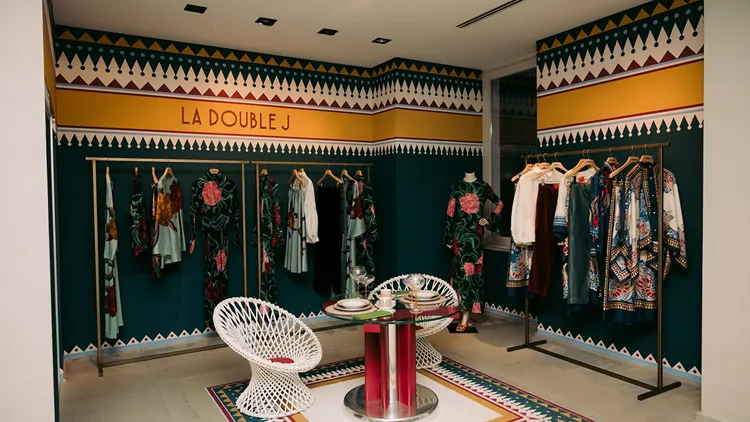 Luisa World x La DoubleJ