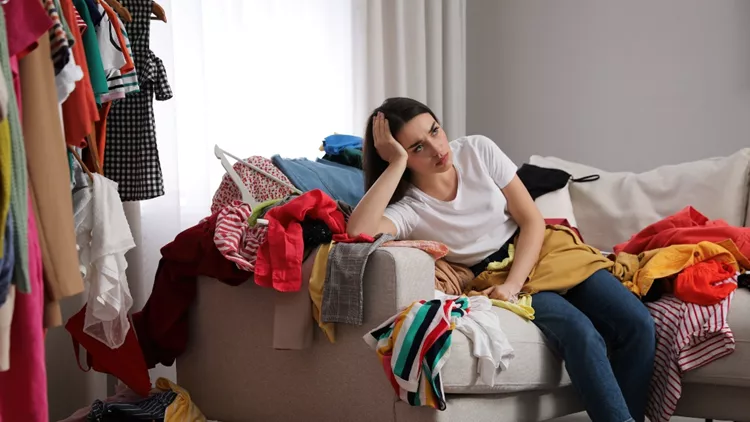 6 λόγοι που έχεις μία ντουλάπα γεμάτη ρούχα αλλά δεν έχεις τίποτα να φορέσεις