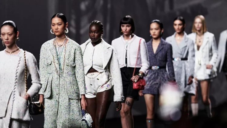 H νέα συλλογή Chanel για την Άνοιξη - Καλοκαίρι 2023 είναι μία ωδή στο γυναικείο στιλ που σαγηνεύει