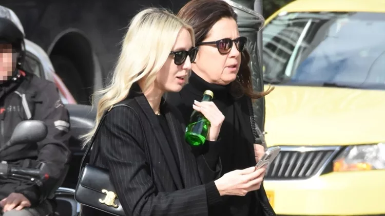 Τα looks των Marie Chantal, Μαρίας Ολυμπίας Γλίξμπουργκ και Τατιάνας Μπλάτνικ από τη βόλτα τους στο κέντρο της Αθήνας