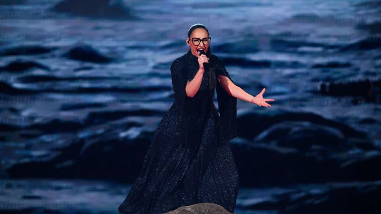 Το Deux Hommes φόρεμα της Klavdia κέρδισε την Eurovision