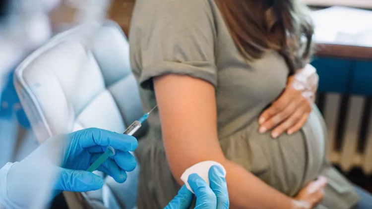 Νέα έρευνα για τον κορονοϊό | Μπορεί να προκαλέσει θανατηφόρες επιπλοκές στην εγκυμοσύνη ανεμβολίαστων γυναικών