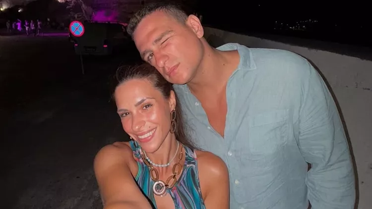 Ιζαμπέλλα Φούλοπ & Γιώργος Δερβίσης (κεντρική)