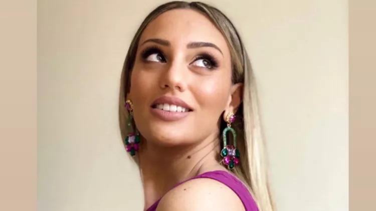 Άννα Κορακάκη