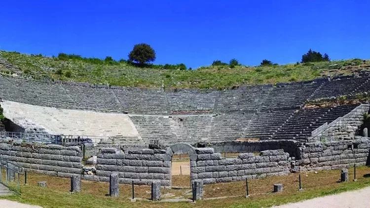 Το αποκατεστημένο Αρχαίο Θέατρο Δωδώνης