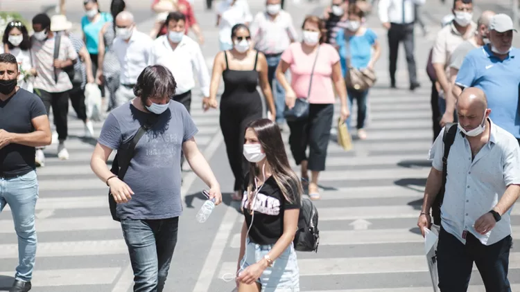 Μετάλλαξη Δέλτα | Αυτά είναι τα συχνότερα συμπτώματα - Πώς μπορούμε να προστατευθούμε - Τι λένε 4 καθηγητές ιατρικής