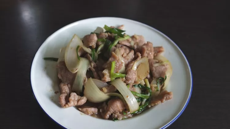 Stir fried vegetable with pork