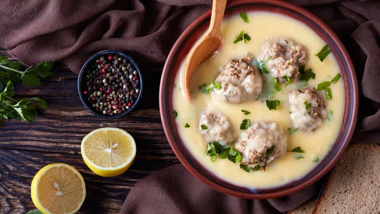 Κλασική συνταγή για γιουβαρλάκια