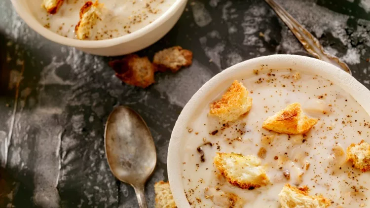 cream-of-mushroom-soup-with-croutons-picture-id518067148