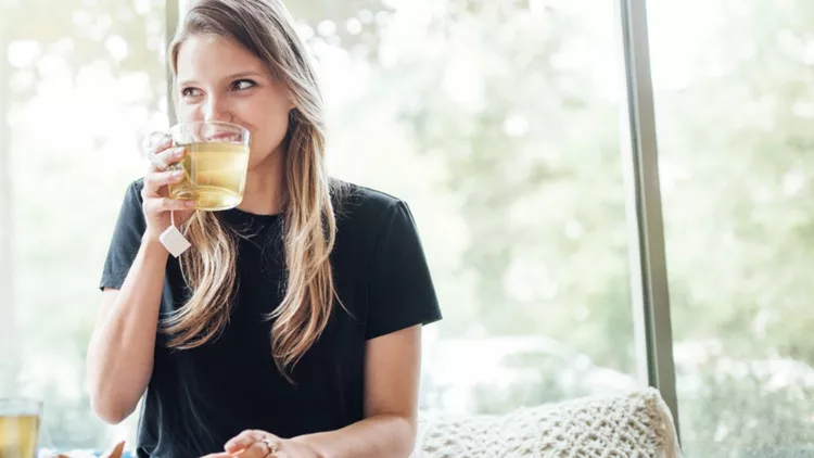 couple-in-love-at-cafe-picture-id1060887174