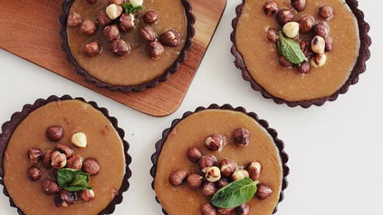 chocolate-caramel-tart-and-roasted-nuts-recipe-food-photography-styling-cf83cf85cebdcf84ceb1ceb3ceae-cf84ceaccf81cf84ceb1-cebaceb1cf81ceb1cebcceadcebbceb11