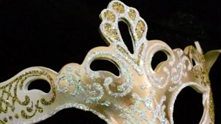 lades_white_gold_princess_1