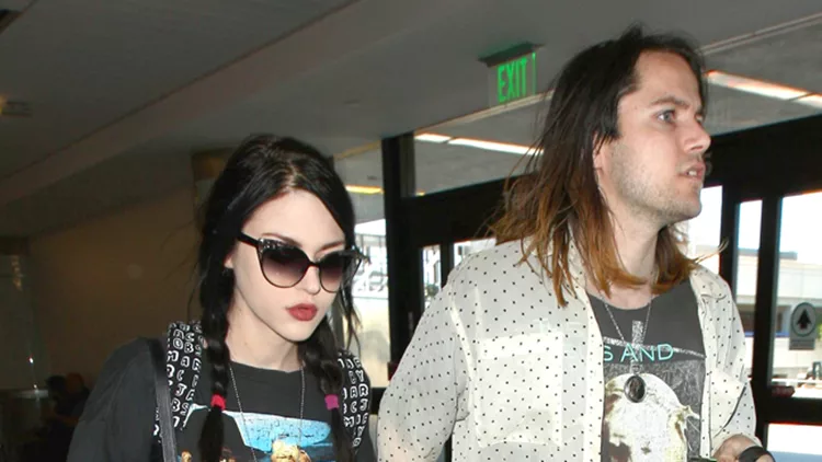 Frances Bean Cobain gets set to fly the friendly skies with her fiance Isaiah Silva