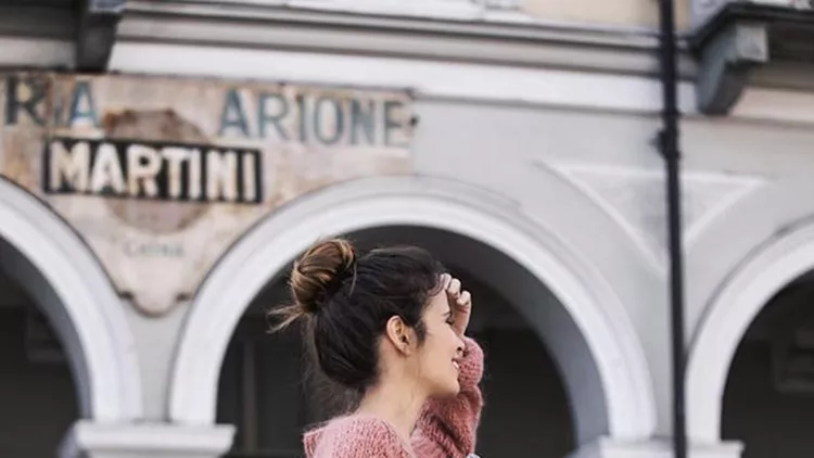 Gucci_Skirt-Clogs-Pink_Sweater-Cuneo-Street_Style-Collage_Vintage-Outfit-Bruna_Rosso-3-790x1185