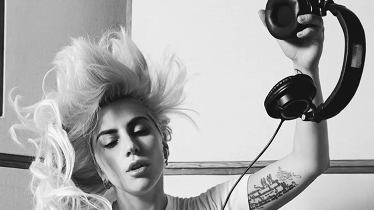 01-lady-gaga-press-photo-cr-collier-schorr-2016-billboard-15_a9w7