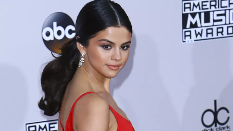 Selena Gomez arrives for the 2016 American Music Awards, at the Microsoft Theater in Downtown LA