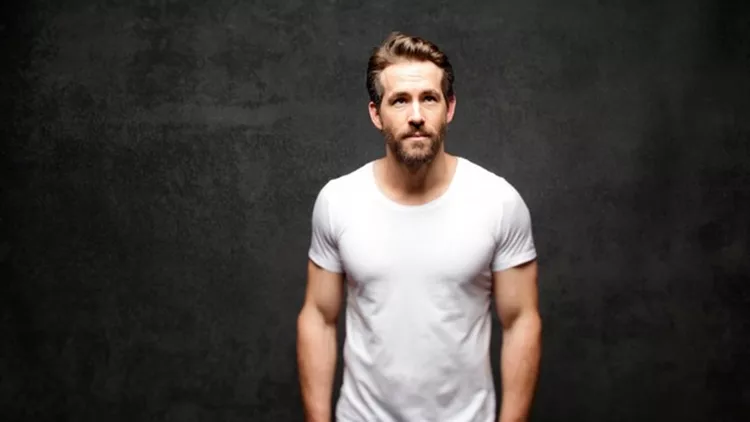 ryan_reynolds_photo_shoot_actor_shirt_beard_100226_3840x2400