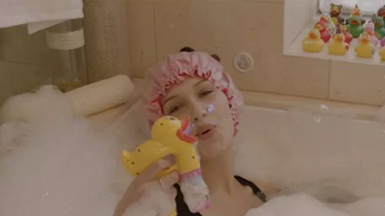 w_bella-hadid-a-bubble-bath-and-jenga-what-more-could-you-want