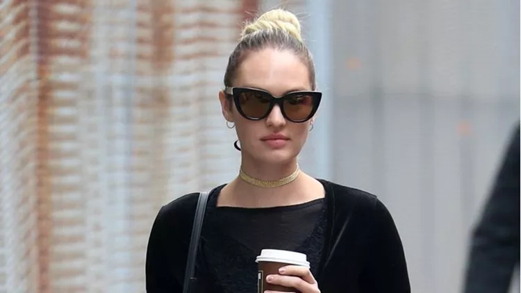 H Candice Swanepoel αποδεικνύει ότι το μάυρο δείχνει εξίσου cool και την άνοιξη