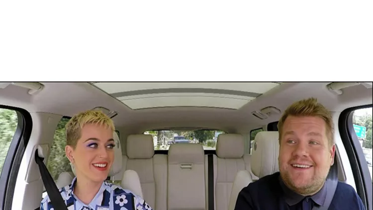 katy-perry-karaoke-23may17-02