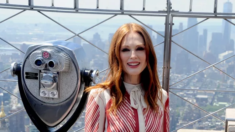 Julianne Moore Lights The Empire State Building - NYC