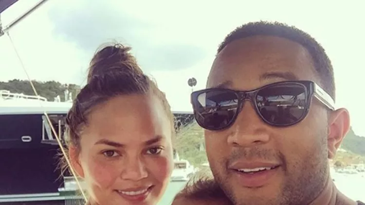 Chrissy Teigen με την οικογένεια της