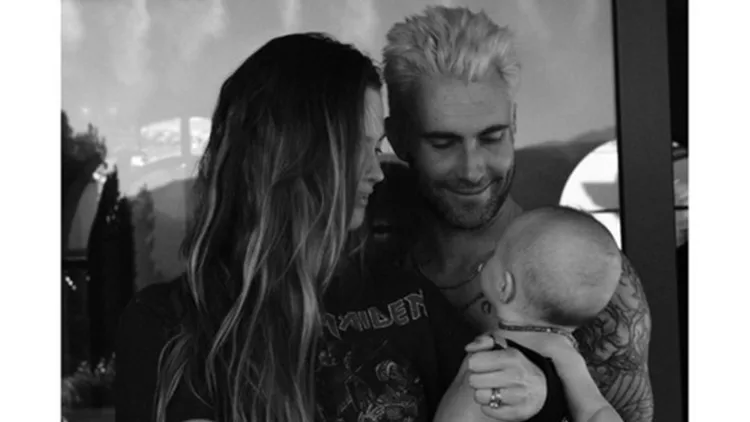 Behati Prinsloo, Adam Levine