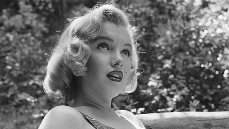Marilyn Monroe by Ed Clark (7)