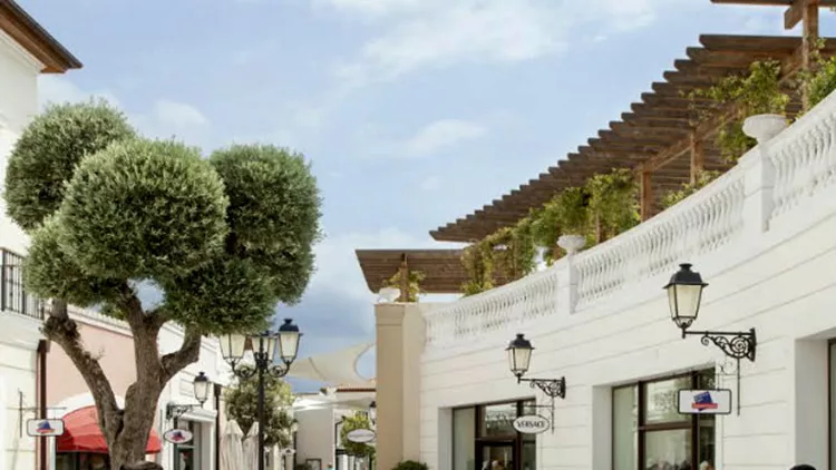 Sales Alert: Στο McArthurGlen θα ψωνίσεις όλη την καλοκαιρινή γκαρνταρόμπα σου με ακόμη μεγαλύτερες εκπτώσεις!