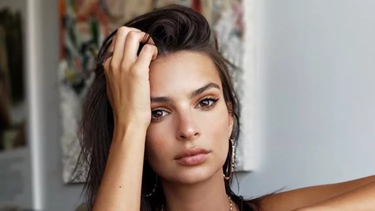 Emily Ratajkowski