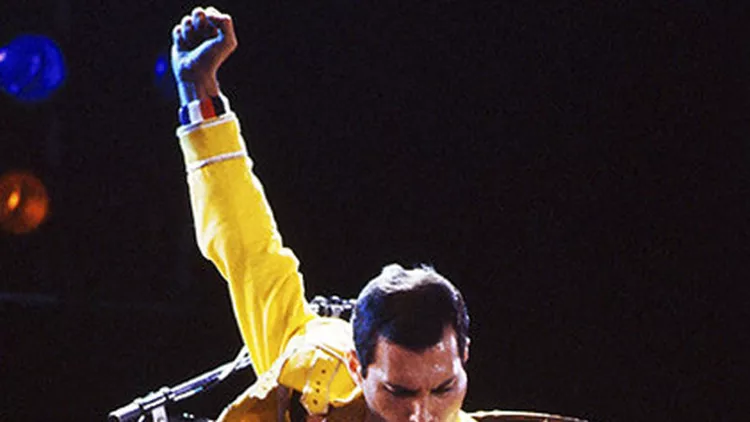 freddie-mercury-of-queen-1986-billboard-650