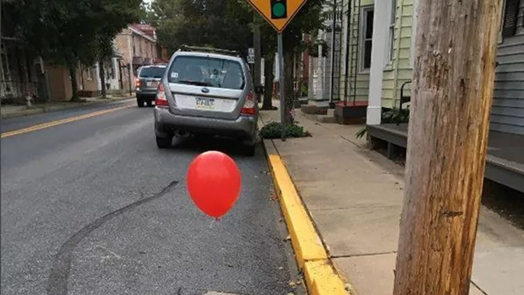κόκκινα μπαλόνια