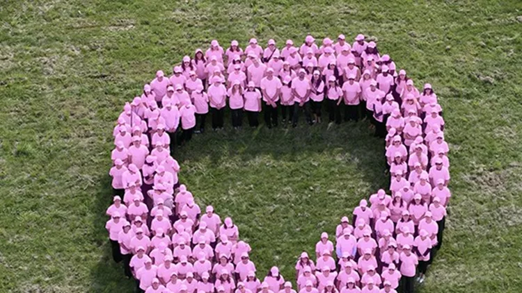 France_Human_Pink_Ribbon_Photo_by_Stephanie_Waldteufel