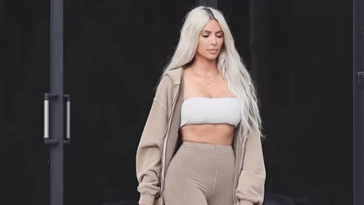 Kim Kardashian (2)