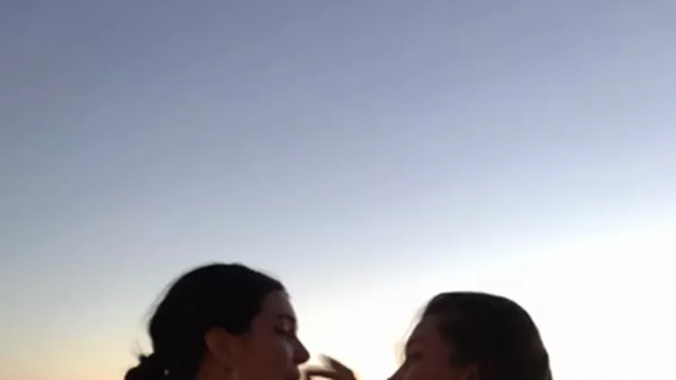 Bella Hadid - Kendall Jenner