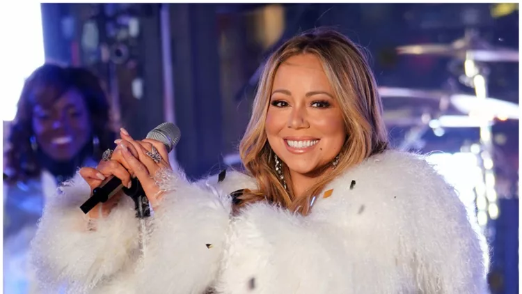 Mariah Carey: Διέκοψε το πρωτοχρονιάτικο show της στη Νέα Υόρκη για τον πιο περίεργο λόγο!