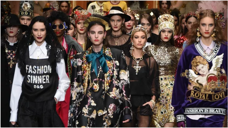 Η ανιψιά της πριγκίπισσας Diana περπάτησε στο catwalk των Dolce&Gabbana