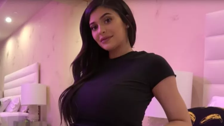 kylie-baby-bump