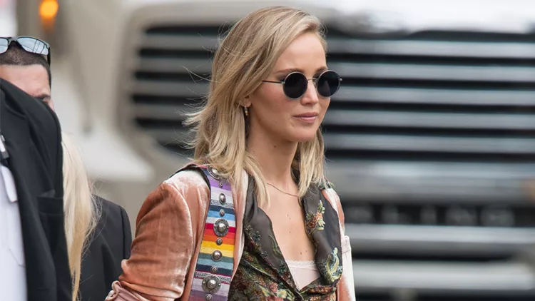 jennifer-lawrence-slide-111