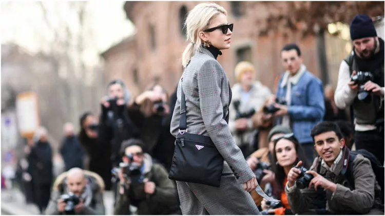 Έξω από το show Alberta Ferretti είδαμε μερικές από τις καλύτερες street style εμφανίσεις